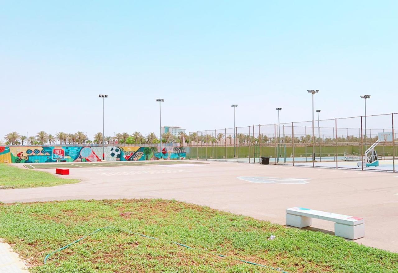 سمكه بيتش 4 غرف أبراج الشاطئ اطلاله على البحر مباشره عوائل فقط *